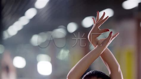 美女跳舞舞蹈排练练习手特写_1920X1080_高清视频素材下载(编号:3300510)_实拍视频_光厂(VJ师网) www.vjshi.com