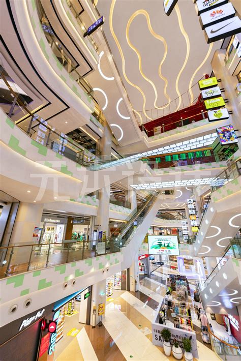 鹰潭天虹购物中心 _ 购物中心设计_商业空间设计_美陈设计_街区设计-元本设计