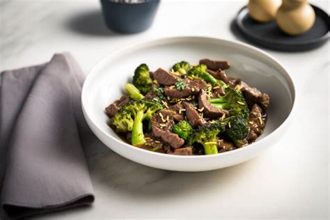 Salteado de brócoli y carne baja en carbohidratos una opción de cena ...