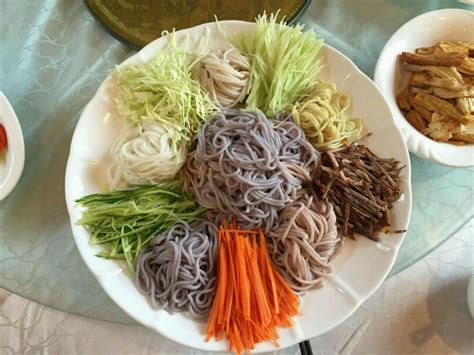【图文】酸菜米线的做法_酸菜米线的家常做法_酸菜米线怎么做好吃_做法步骤,视频_酸菜米线-美食天下