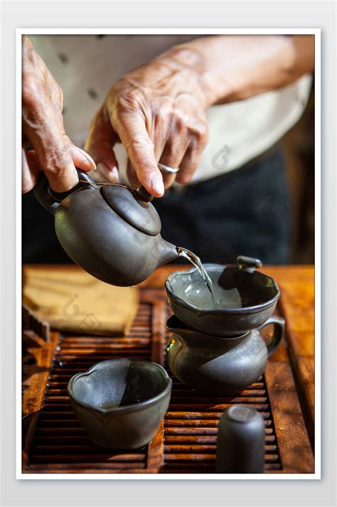 约旦安曼TAG孔子学院学员体验中国茶艺文化