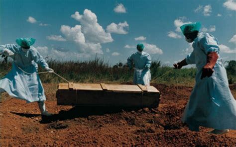西非埃博拉给人类的启示与教训：被遗忘的大陆，不该被遗忘的“血殇” | 北晚新视觉