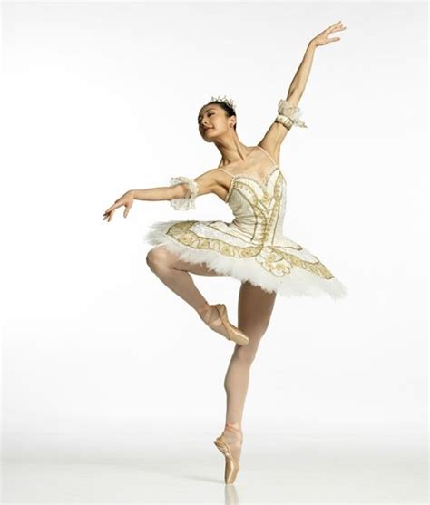 芭蕾舞中 arabesque、attitude、ecarte 基本舞姿各有什么特点? - 知乎