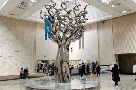 不锈钢雕塑树 – 北京博仟雕塑公司