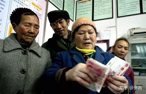 26省出台高龄津贴政策 江苏80周岁以上老人每月300