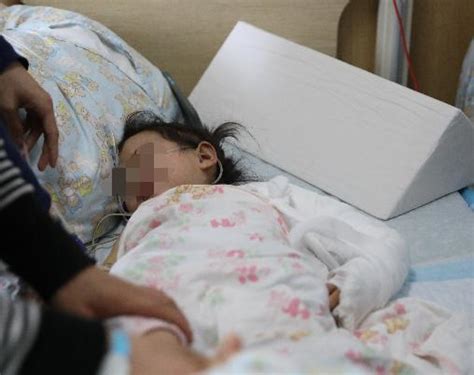 从高楼坠落的3岁小女孩，已出院去做康复治疗_澎湃号·湃客_澎湃新闻-The Paper