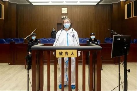唐大江带女儿去饭馆用餐，被协管拷了起来，惊动了市长（全集）_腾讯视频