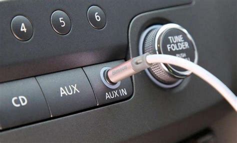 必知车子AUX接口的使用 汽车aux接口怎么用u盘听歌 - 慢生活博客
