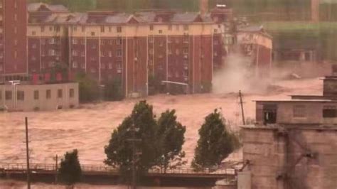 河南巩义发生山体滑坡，洪灾已致至少4死、2镇被淹 | 北晚新视觉