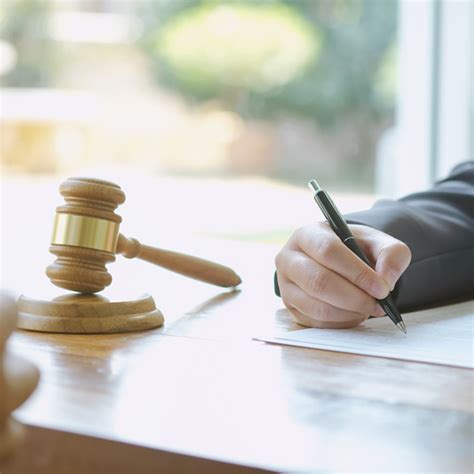 起草审查合同如何做审查合同的特点有哪些-名律师法律咨询平台