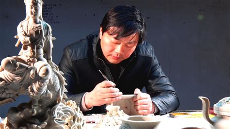苏州工匠传承“失蜡法” 用心铸就行走的“青铜时代”_江南时报