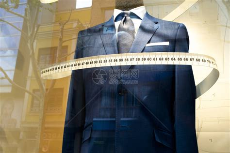 裁缝店的橱窗是用来量度定制的西装服店名人柜高清图片下载-正版图片502688450-摄图网