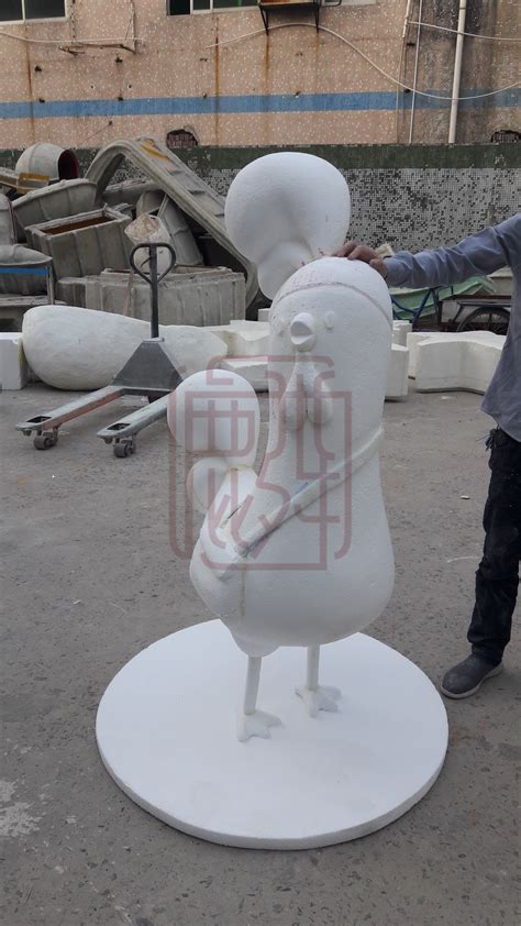 玻璃钢奥特曼雕塑造型-方圳雕塑厂