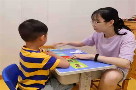 自闭症（孤独症）真相，让我们一起关怀来自星星的孩子！-武汉心之初特殊教育培训学校_湖北省儿童自闭症_儿童智力障碍_语言康复训练机构中心