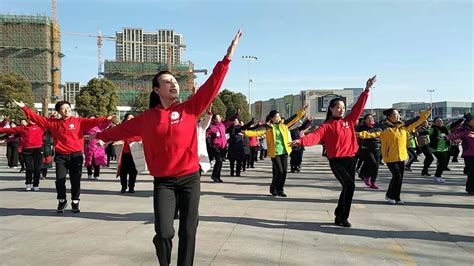 “中国第一运动”广场舞的正确打开方式_文体话题_新民网