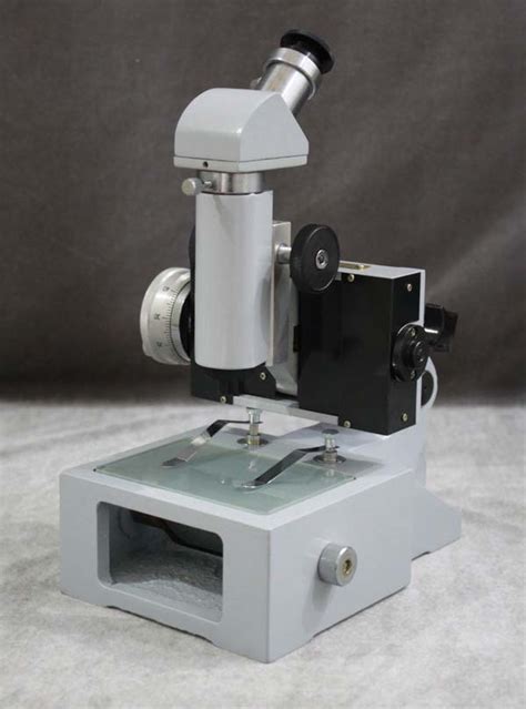 上光仪器读数显微镜的使用方法和结构特点-上海光学仪器厂