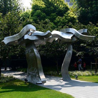 不锈钢拱门桥 公园景观雕塑 (1)-宏通雕塑