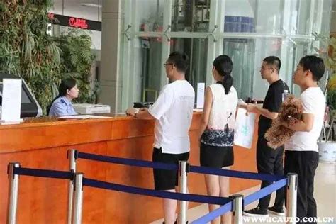 惠州交警“无人车管所”启用可自助体检、换领驾照|驾驶证|交警|惠州_新浪新闻