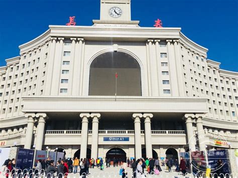 春运前夕，全国铁路首个军人候车室在上海火车站重新装修启用