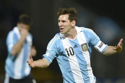 世预赛-阿根廷3-0乌拉圭 梅西两球阿圭罗建功_体育_腾讯网