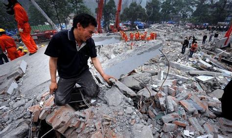 512汶川地震十三周年祭，纪念，是为了让我们更加珍惜！|武汉市_新浪新闻