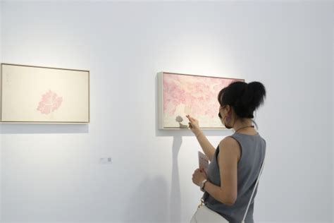 浮游——刘禹君作品展”亮相大千画廊_华人艺术网