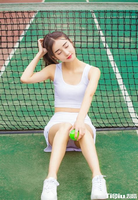 高挑身材的网球宝贝人物高清摄影jpg格式图片下载_熊猫办公