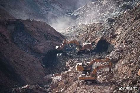 国家卫健委派出专家，指导内蒙古露天煤矿坍塌事故医疗救治工作_手机新浪网