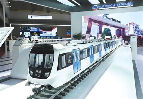 中国首条无人驾驶地铁在香港开通(图)_凤凰资讯
