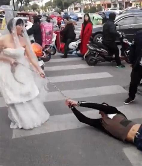 新娘穿汉服，新郎穿的西装确实不太搭_腾讯视频