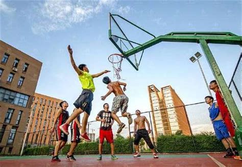 对外经贸大学训练点2016上半学年顺利毕业_拉维尔上海青少年篮球培训 - 上海青少年篮球训练