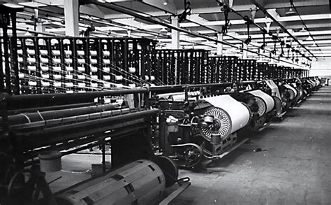 纺织业一家纺织厂在旋转高清图片下载-正版图片505052390-摄图网