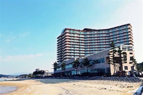 拥有自己海滩的宾馆高清图片下载-正版图片506039767-摄图网