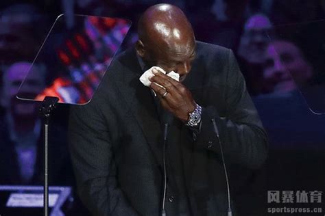 科比追悼会乔丹落泪 33643朵玫瑰纪念其篮球生涯得分_凤凰网