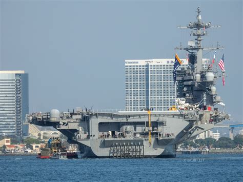 2022年8月10日，美国海军“尼米兹”级航空母舰乔治·H.W……