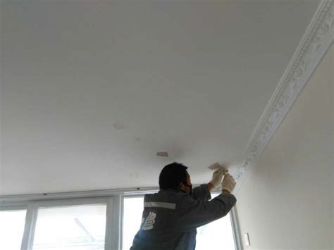 石膏线安装要点，接头处理需刷油漆修补淡化-旧房翻新刷墙漆