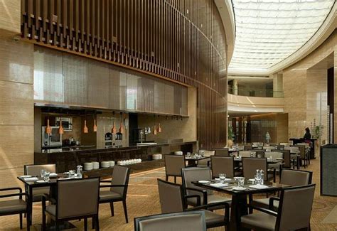 皇冠假日酒店 : 项目位处中国广东惠州市中心，有 365 间客房，并与相关的配套设施互相配合，其中包括 5 个大型餐厅、宴会厅、多功能厅、商务 ...