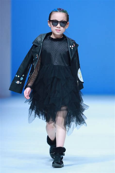 VPLUS 2018春夏童装发布秀 - Beijing Spring 2018-天天时装-口袋里的时尚指南