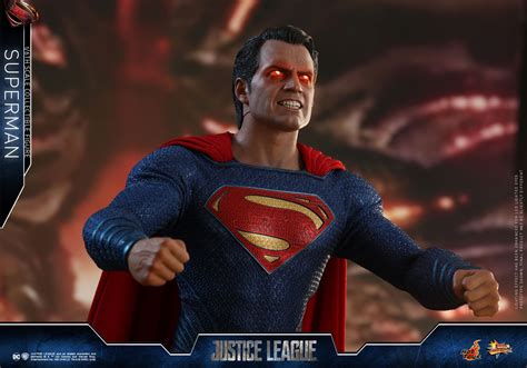 《正义联盟》超人1:6比例珍藏人偶 全新头雕结合「雷射眼」LED发光功能 | Hot Toys