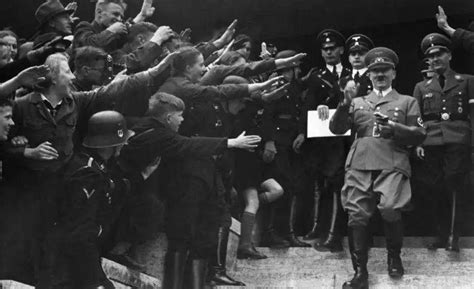 第三帝国最后的悲鸣，老照片真实还原1945年纳粹德国的末日！