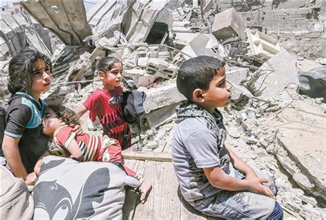 加沙地带的巴勒斯坦儿童因战火流离失所（组图） -国际频道-新华网