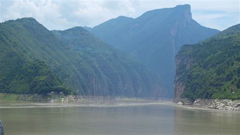 登上1388米三峡之巅，从上帝视角俯瞰长江三峡，江河云海如仙境|江河|瞿塘峡|三峡_新浪新闻