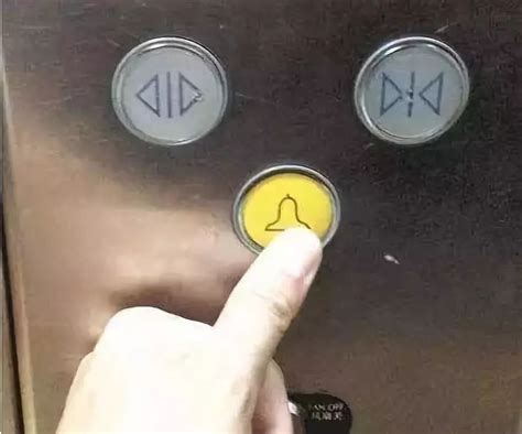 NE-电梯楼层显示器在电梯内起到的作用 | 恩易物联官网