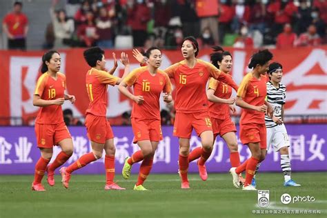 河南姑娘王莹加冕全运会女足金牌:“未来我要在国家队拼上主力！”-大河新闻