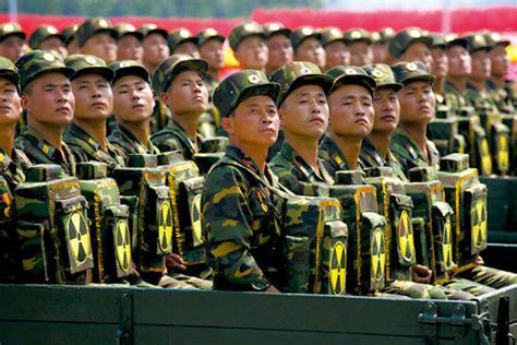 朝鲜今日举行国庆70周年阅兵仪式 海陆空精锐部队接受检阅|朝鲜|崔萌|阅兵仪式_新浪新闻