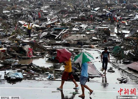 超强台风“海燕”重创菲律宾 重灾区成废墟-中新网