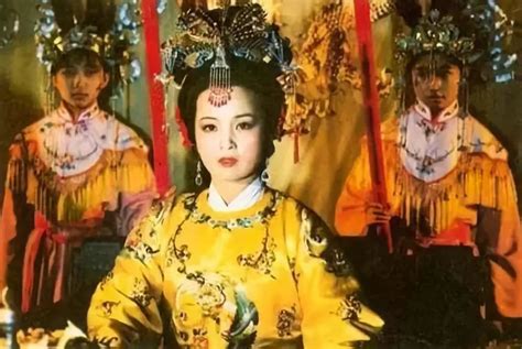 【读书】“金陵十二钗”之贾元春：为什么说元春省亲更像是“死别”？--寅午文化