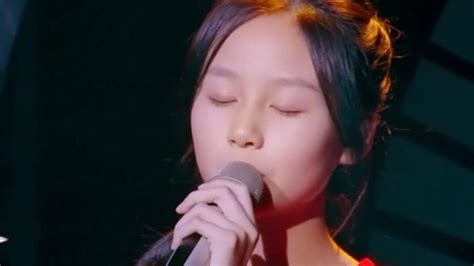 中国新声代：刘乐瑶一首《儿时》空灵嗓音开口跪，诠释童年美好的回忆！_腾讯视频