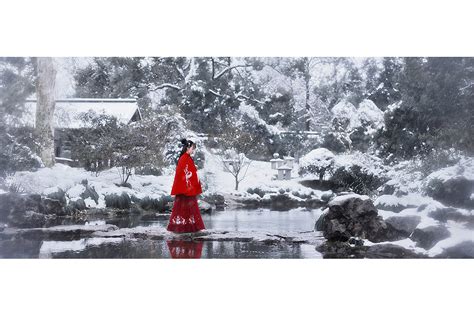“十里平湖霜满天，寸寸青丝愁华年”|摄影|人像|笛三三 - 原创作品 - 站酷 (ZCOOL)