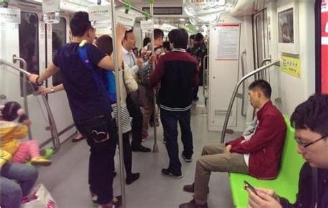 暖心！60岁以上的老年旅客坐火车优先安排下铺——人民政协网